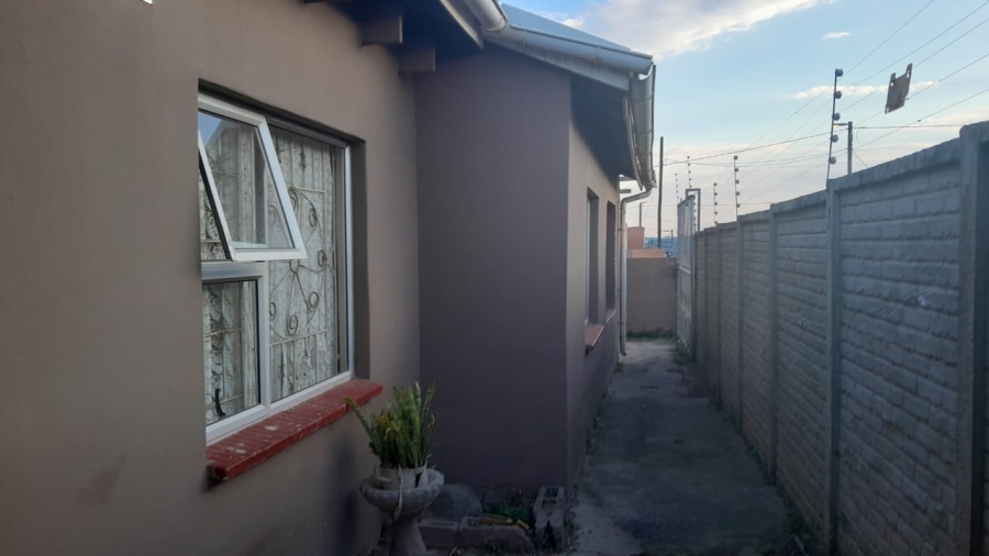 2 Bedroom Property for Sale in Scenery Park Eastern Cape